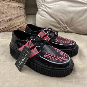 T.U.K platform enamel shoes new